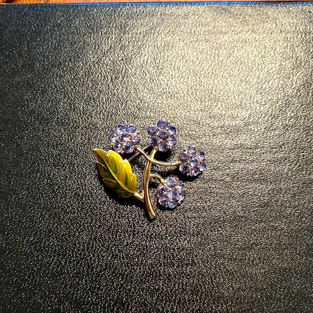 Vintage Monet brooch
